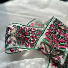 91厘米/1码刺绣花边饰带，红绿相间藤蔓图案，闪亮金线，紫红色亮片面料，适合DIY缝纫和编织工艺。 - 綠色 - 查看 4