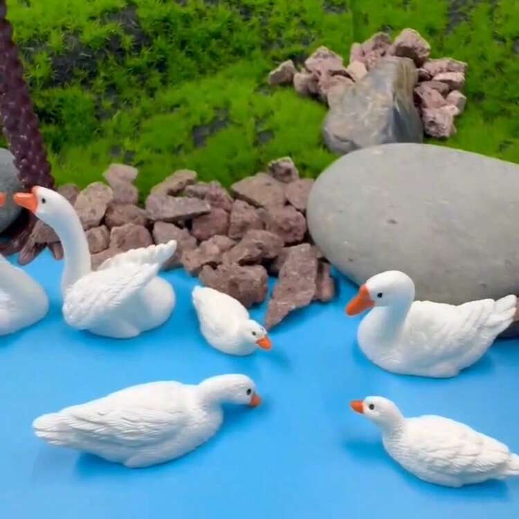 Bộ 4 tượng thiên nga - Tượng nhỏ bằng nhựa, thích hợp trang trí vườn cổ tích, ao hồ và sân hiên | Hoàn hảo cho các bữa tiệc ngoài trời, tạo không khí Giáng sinh và làm đạo cụ chụp ảnh, cũng là những bức tượng nhỏ sưu tầm cho Giáng sinh, Halloween, Ngày của Mẹ và trang trí nhà cửa mùa thu. - Nhiều kiểu dáng - Xem 6