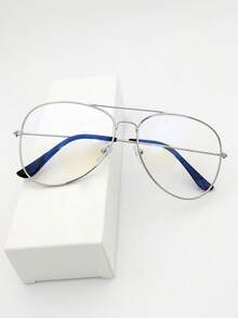 一副经典金属男士眼镜，适合日常通勤或学习休闲佩戴 - 經典款 - 查看 5