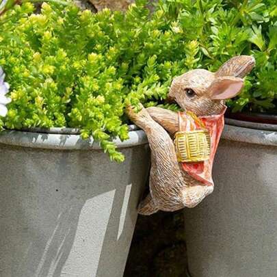 Tượng thỏ bằng nhựa dùng treo chậu cây, hình thỏ dễ thương với giỏ cà rốt, vật trang trí sân vườn độc đáo cho chậu hoa, hiên nhà, ban công, món quà hoàn hảo cho người yêu cây và người làm vườn.