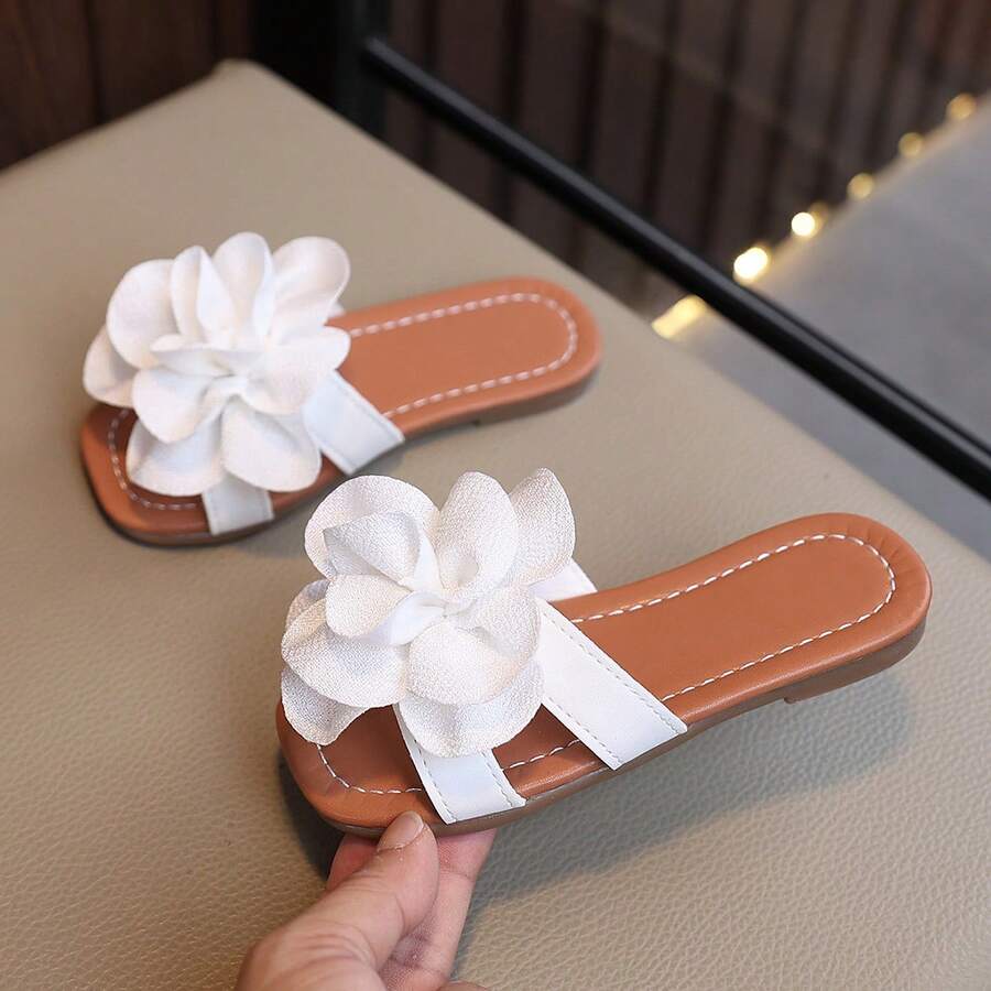 1 đôi dép lê họa tiết hoa kiểu Pháp cho bé gái, đế mềm chống trơn trượt, dép một quai đi biển/hồ bơi cho trẻ em, kiểu công chúa. - Màu be - Xem 1