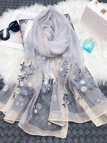 1 chiếc khăn choàng nữ thêu hoa chỉ vàng xám thanh lịch, thiết kế thêu tinh tế, mang đến vẻ duyên dáng, thích hợp cho du lịch mùa hè và chống nắng, món quà ý nghĩa dành tặng mẹ. - Xám - Xem 7