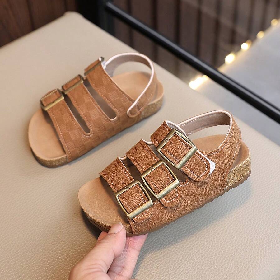 1 đôi dép xăng đan mùa hè cho trẻ em, họa tiết kẻ caro cổ điển, 3 quai, hở mũi, đế mềm chống trượt, giày đi biển cho trẻ nhỏ, kiểu dáng thường ngày và thời trang cho bé trai và bé gái. - Màu Khaki - Xem 1