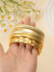 4pcs/Set Vintage Minimalist Punk Style Thick Bangle Bracelet Set, Asymmetrical Waterdrop Shaped Smooth Metal Bracelets, Suitable For Women, Heavy Duty Thick Smooth Bangle Set, Great Gift For Friends And Mothers - Gold - View 2