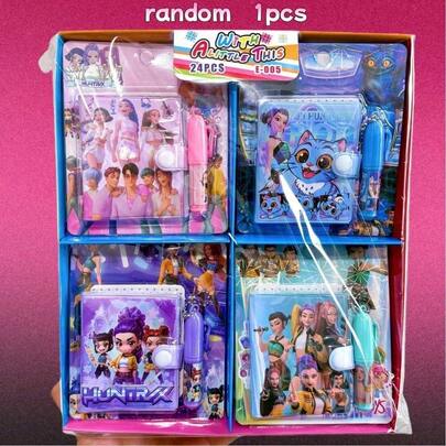 Hasbro 1 pieza Juego de papelería mini con temática K-Pop al azar, libreta portátil linda con llavero con bolígrafo, set de diario de bolsillo estético para fans, regalo de papelería K-Pop