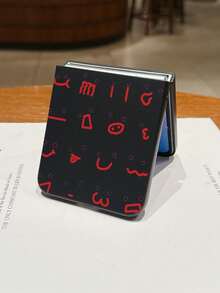 1 chiếc ốp lưng điện thoại gập thời trang và đơn giản, chất liệu PC mềm mại, họa tiết dễ thương và vui nhộn, có thể bảo vệ và chống rơi vỡ. Dành cho: Samsung Galaxy Zflip 3/Zflip 4/Zflip 5/Zflip 6/Zflip 7/ Find N3 Flip/ Razr 50 Ultra/ Razr 60 Ultra/ Razr 60/ Razr 50/XiaomiMIX Flip/Galaxy Z Flip7 FE - màu đen - Xem 8