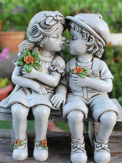 Statuie de grădină cu băiat și fată sărutătoare, figurină cuplu din rășină cu flori, decor vintage pentru exterior pentru terasă, curte, gazon, casă, masă, cadou romantic pentru nuntă, aniversare, Ziua Îndrăgostiților