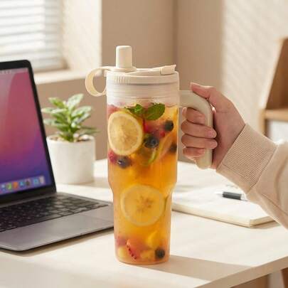 1个便携式水瓶，带茶漏和吸管，塑料材质，适用于牛奶、咖啡、茶等饮品，850毫升透明水杯，可重复使用，防漏设计，适合学生和成人使用，可用于学校、办公室、露营、野餐、旅行、徒步等场合。