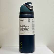Bình nước Owala FreeSip có chức năng lọc trái cây, tương tự như các mẫu của Amazon và Temu, bình nước thể thao cách nhiệt bằng thép không gỉ. - Nhiều màu - Xem 1