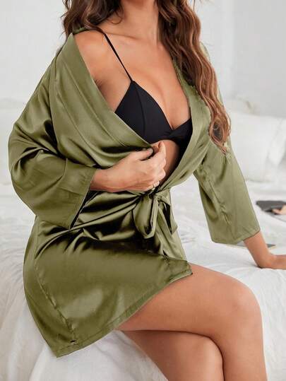 Áo ngủ satin thắt eo, kiểu dáng mở phía trước, Luxeloungewear, Thu Đông