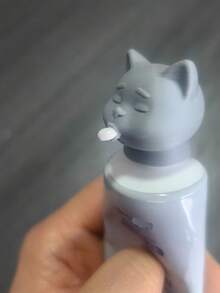 一款猫咪造型的牙膏分配器，为浴室增添乐趣和创意，是宠物爱好者的理想之选，让刷牙成为一种享受。 - 多色 - 查看 6