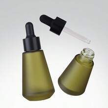 2 瓶装橄榄绿磨砂玻璃滴管瓶（15ml+30ml） - 遮光可重复灌装精华液和精油瓶，防漏滴管，适用于护肤和芳香疗法 - 查看 4