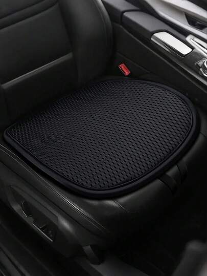 1 miếng đệm ghế ô tô màu đen, dạng tổ ong, nguyên khối – Đệm lưới thoáng khí, cấu trúc sandwich – Sử dụng được quanh năm, phù hợp cho xe sedan, SUV và xe tải – Chống trượt, bảo vệ ghế thoáng khí, phù hợp cho ghế trước.