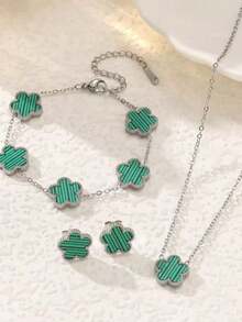 Bộ trang sức 3 món hình hoa cỏ bốn lá, vòng cổ, vòng tay và bông tai, đa năng, mang lại may mắn. Bộ gồm vòng tay, vòng cổ và bông tai hình hoa bốn lá năm cánh, rất tiện dụng. - Bộ 3 lá cỏ năm lá - Xem 23