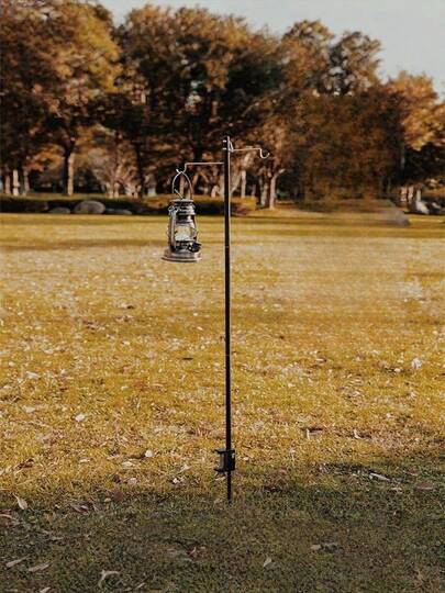 Bộ 1 chân đèn gấp ngoài trời gồm 3 đoạn và hai móc treo, giá trị thẩm mỹ cao, dễ mang theo, giá đỡ đèn treo cắm trại bằng hợp kim nhôm, cột đèn để bàn cắm điện.