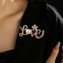 1 chiếc ghim cài áo hình chữ LOVE đính đá và ngọc trai hình hoa, dùng trang trí ngực. - Nhiều màu - Xem 5