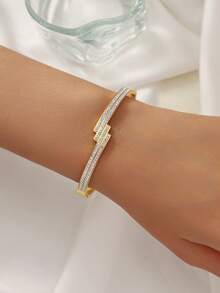 Vòng tay mạ vàng 18K bằng thép không gỉ cao cấp, đính hai hàng đá Cubic Zirconia, thích hợp cho đi làm hàng ngày, dự tiệc và các dịp trang trọng. - Vàng - Xem 4