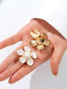 Cring Coco 2-Pack Women's Light Luxury Button Covers, Flower-Shaped Alloy Detachable Faux Pearl Shirt Cufflinks Decorative Buttons, Metal Texture Shirt Cuff Decorlips, Simple Versatile Suit Cuff Buttons, Exquisite Commuter Daily Wear Jewelry - White - View 3
