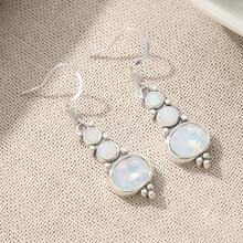 Yoyo Women's Hypoallergenic Moonstone Pendant Earrings - Bohemian Vintage Long Earrings, K-Gold Plated, Suitable For Sensitive Skin, For Weddings And Daily Wear, Elegant Bohemian Style Earrings - 銀色 - 查看 4