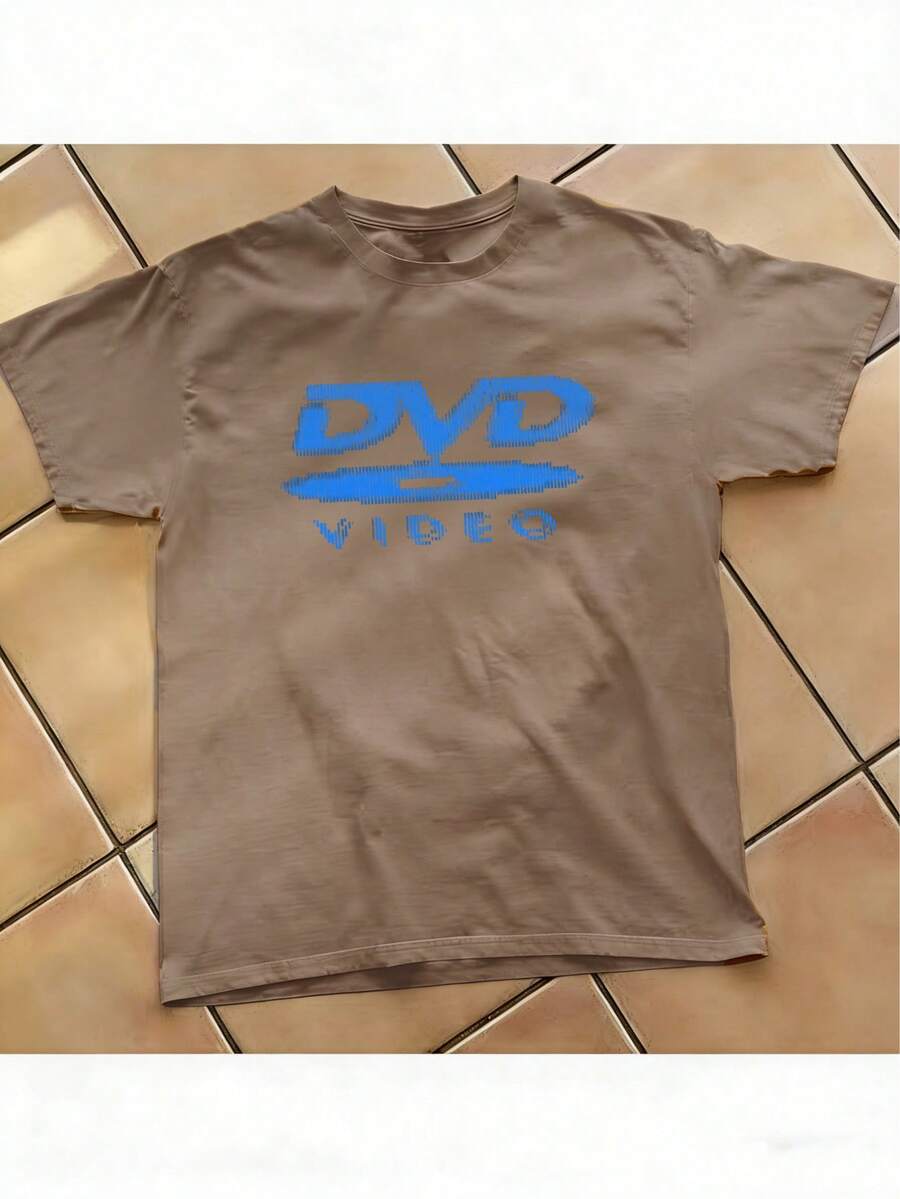 [100% Cotton] DVD Video Nostalgic Green Logo Vintage Gaming Print T-Shirt 2000s Aesthetic Retro Summer Shirt - Unisex Women & Men's Campus Daily Wear - 卡其色 - 查看 1