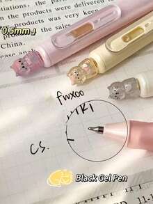 Sản phẩm bán chạy nhất năm 2026: Hộp 4 bút bi gel hình mèo sáng tạo, đầu bút 0.5mm, mực đen khô nhanh - Bút nhựa nhẹ, dụng cụ văn phòng phẩm, bút bi gel đen dạng xịt, bút bi gel đầu nhọn hình mèo dễ thương có hiệu ứng ánh ngọc trai. - Bút bi xoay hình mèo - Xem 9