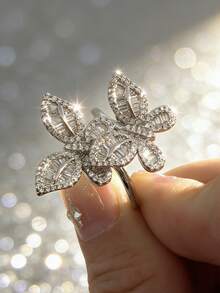 时尚铜戒指，双蝴蝶造型，镶嵌闪亮立方氧化锆，优雅饰品，适合女士派对佩戴 - 銀色 - 查看 2