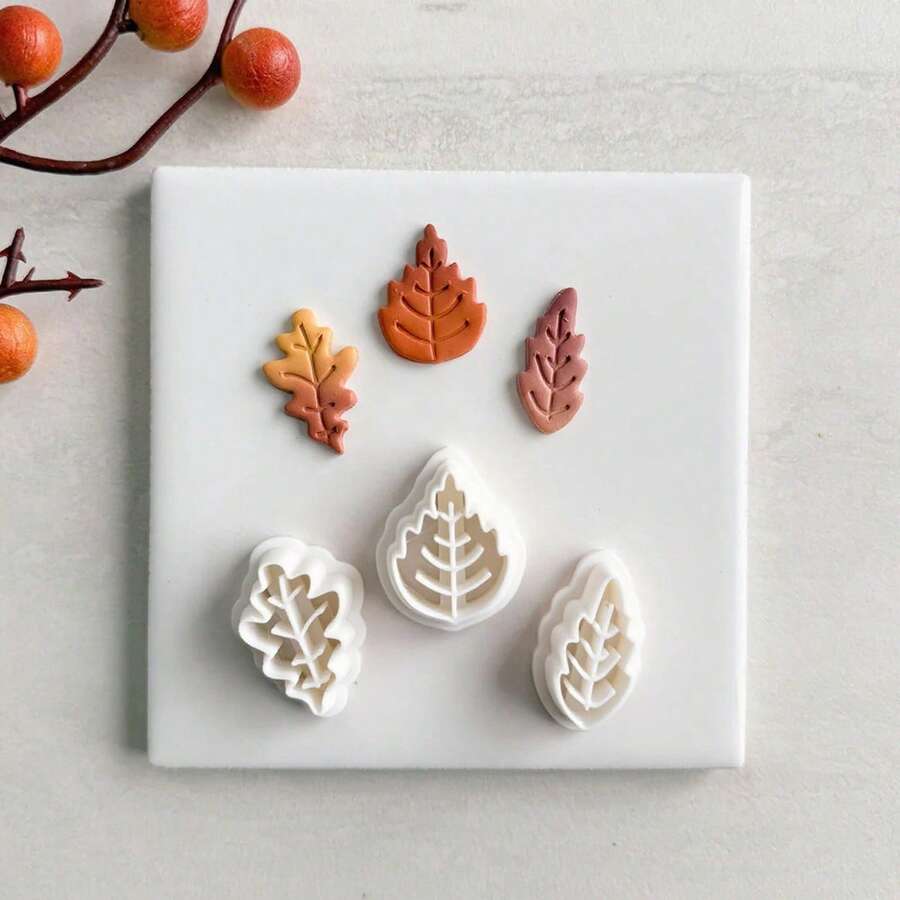 Bộ 1/3 khuôn làm khuyên tai bằng đất sét mềm hình lá với ba hình dạng khác nhau, dùng để tự làm mặt dây chuyền trang sức, kèm theo dụng cụ cắt thủ công. - trắng - Xem 1