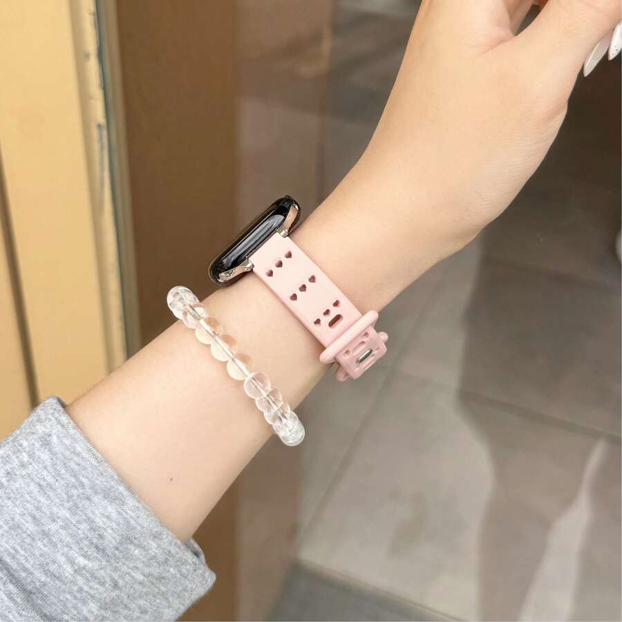 1条透气镂空心形设计运动表带，兼容38mm、40mm、41mm、42mm、44mm、45mm、49mm尺寸的1/2/3/4/5/6/7/8/9/10/SE/Ultra系列手表，耐用、柔软、时尚，女士表带