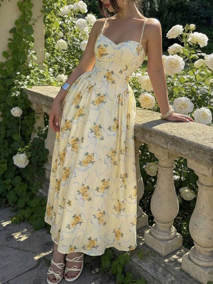 Perirose Đầm dài ngang gối thanh lịch màu vàng kem in hoa hồng, cổ tim, dây đeo vai, thích hợp cho kỳ nghỉ lãng mạn của nữ. - Vàng nhạt - Xem 1