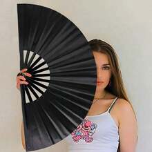 大型可折叠手扇，高品质布艺折叠手扇，嘉年华扇，加厚竹框，适合降温和装饰，男女老少皆宜，黑色，夏季降温、海滩旅行必备。 - 多種款式 - 查看 10
