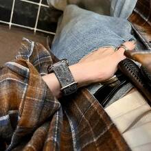 [Dây đeo đồng hồ thời trang] Dây đeo đồng hồ Apple bằng vải denim và kim loại thời trang, bền và phong cách, phù hợp với kích thước 38/40/41/42/44/45/49mm, tương thích với Apple Watch Series 1-8/SE/Ultra, khóa cài màu bạc, unisex, quà tặng cho cặp đôi - màu đen - Xem 4