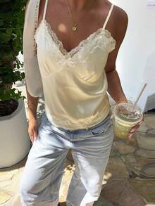 Women Y2k Spaghetti Strap Tank Top Lace Trim Sexy V Neck Crop Top Coquette Camisole Aesthetic Going Out Top - vàng nhạt - Xem 2