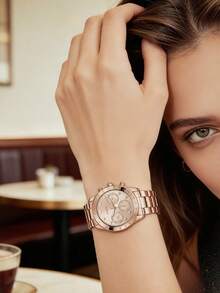 Guess 女士经典腕表，玫瑰金金属表带，不锈钢表圈，多功能多表盘设计，简约方形表盘，优雅百搭，适合办公、通勤和日常佩戴。 - 銅色 - 查看 3