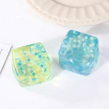 4pcs/2pcs/1pc Snowflake Ice Squeezing Decompression Toy, Malt Squeezing TPR Material, Transparent Ice Cubes, High-Quality Slow Rebound Decompression Novelty Toy, Adult Decompression Squeezing Toy, Sensory Decompression Toy, Helping You Achieve The Best Relaxation Effect - Multicolor - View 6