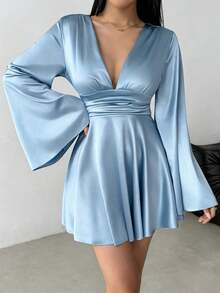 Elegant V-Neck Backless Long Sleeve Ruffle Twist Bodycon Mini Dress, Versatile & Slimming Party - Light Blue - View 3