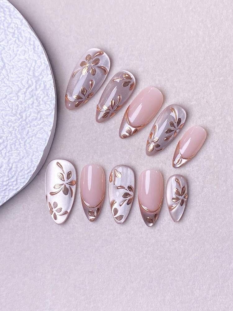 Bộ 10 miếng dán móng tay thủ công, móng giả, móng mùa hè, móng ngắn, miếng dán móng acrylic, bộ dán móng, phong cách Y2K, móng màu nude, móng vàng hồng, hình dán mắt mèo lấp lánh, họa tiết hoa vàng hồng vẽ tay và đầu móng kiểu Pháp màu vàng kim loại. Phong cách sang trọng, thanh lịch, phù hợp cho phụ nữ và các cô gái sử dụng trong đám cưới, tiệc tùng và hẹn hò. - Rượu sâm banh - Xem 5