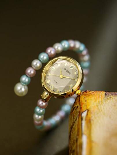 Đồng hồ nữ kiểu vòng tay máy thạch anh có thiết kế thời trang cổ điển và tinh tế, phù hợp để đeo hàng ngày. Là lựa chọn quà tặng sinh nhật/tốt nghiệp tuyệt vời.