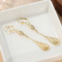Vintage Hollow Peacock Feather Long Gilded Ear Clips, Double-Layer Feather Texture Draping To Flatter Face Shape, Elegant And Gentle For Formal Wear And Commute - Gold - View 3