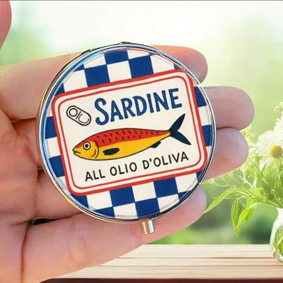 Hộp đựng thuốc bằng kim loại tròn màu xanh cổ điển, 3 ngăn, thiết kế hoa văn sống động, hộp đựng thuốc du lịch tiện dụng, phù hợp bỏ túi quần hoặc túi xách, quà tặng độc đáo.