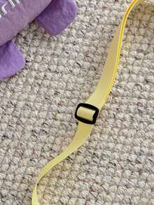 1 chiếc túi đeo chéo vải in chữ, có khóa kéo, kiểu dáng thường ngày, phù hợp cho cả bé trai và bé gái, sử dụng được quanh năm. - A - Xem 8