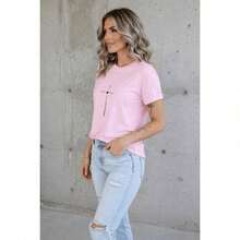 Women's Comfortable Cotton T-Shirt With Delicate Heart Cross Design - 淺粉色 - 查看 2