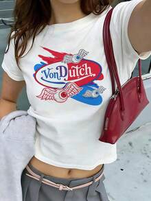 T-shirt corta da donna in stile Y2K con taglio che lascia scoperto l'ombelico e stampa vintage con diversi occhi volanti. Con la sua vestibilità corta e rilassata e lo stile biker grintoso, è perfetta per l'uso quotidiano e per lo streetwear. - Bianco - Visualizzare 1