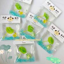这款创意组合设计玩具，融合了青蛙和小鸭的造型，采用优质慢回弹材料制成，触感光滑柔和，质地细腻。清新雅致的色调带来轻柔舒适的体验，兼具装饰魅力和舒缓的触感感受。 - 彩色 - 查看 6