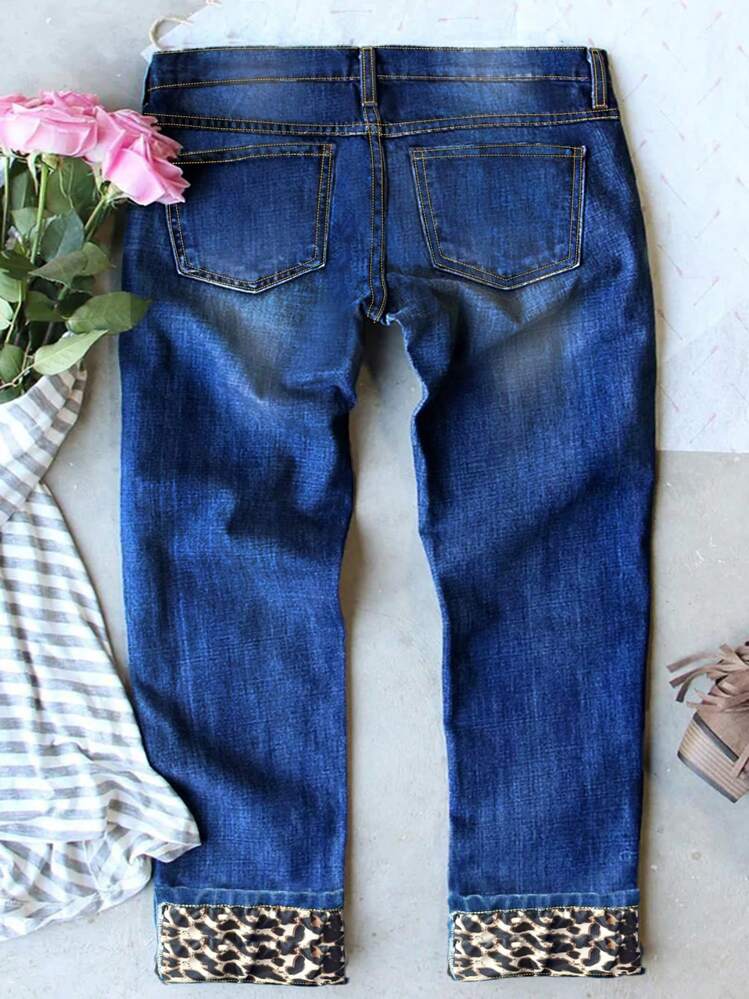 Plus-Size Women's Dark Blue Washed Distressed High-Waisted Slim-Fit Jeans With Ripped Leopard Print Patches And Rolled-Up Cuffs. A Versatile And Retro-Style Casual Trouser. - 藍色 - 查看 2