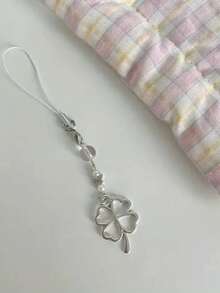1pc Lucky Four-Leaf Clover Phone Lanyard, Minimalist Metal Heart Pendant, Universal CCD Camera Charm, Friendship Gift - Silver - View 2