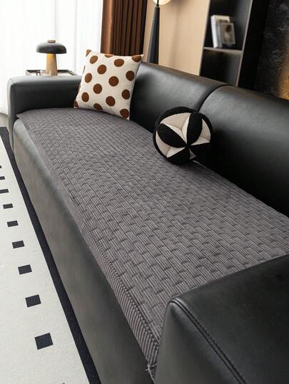 1 chiếc đệm sofa kiểu dáng đơn giản, chất liệu nhung kẻ, chống trượt, dùng được cả bốn mùa, thân thiện với thú cưng, chống bám bẩn, phù hợp cho phòng khách, phòng ngủ, phòng học, có thể giặt máy.