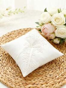 1 chiếc gối đựng nhẫn cưới ren thêu kiểu phương Tây, quà tặng đám cưới, phụ kiện đựng nhẫn hình nơ vuông. - Gối đựng nhẫn họa tiết hoa - Xem 3