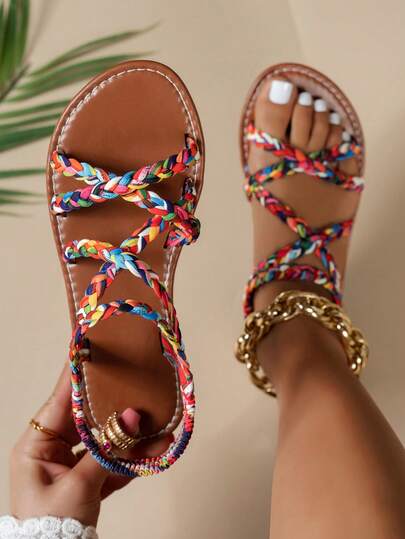 1 par de sandalias planas con tiras elásticas de estilo bohemio y de colores, con tiras tejidas y punta abierta, adecuadas para vacaciones, playa, fiestas y otras ocasiones