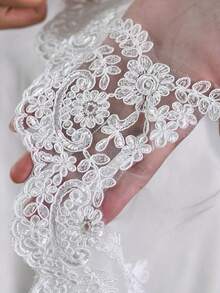 1pc Lace Trim Bridal Veil With Metal Hair Comb, Suitable For Church Wedding, Garden Wedding, Waltz, Romantic Civil Ceremony, Wedding Photography Props, Party & Event Accessories, Valentine's Day Gift, Wedding Decor, Church Wedding, Banquet Party, Formal Occasions, Gala, Christmas Gift, Church Style Photoshoot, Birthday Gift, Cosplay, Birth Party, Valentine's Day Gift, Casual Floral Print - Multicolor - - View 13