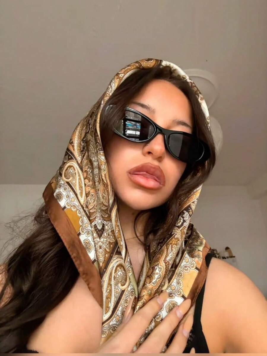 1条佩斯利花纹70厘米棕色方巾，女士时尚大号手帕头巾，可用作腰带、包装装饰、丝带、发带或头巾。 - 棕色 - 查看 1